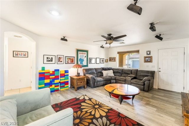 6388 Blue Twilight Court, Las Vegas, NV 89108