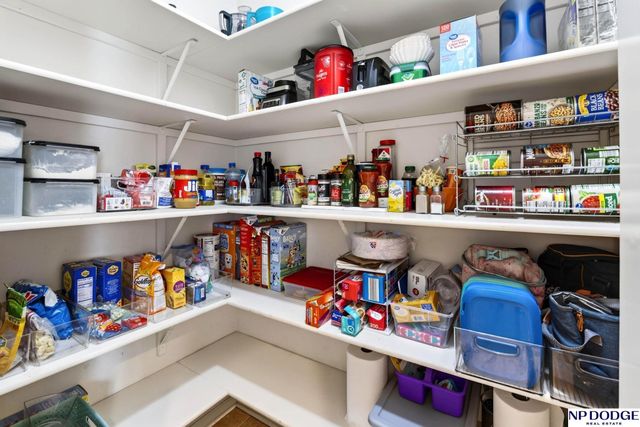 18892 Leavenworth Street, Elkhorn, NE 68022
