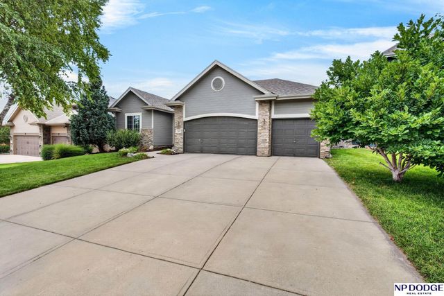 18892 Leavenworth Street, Elkhorn, NE 68022