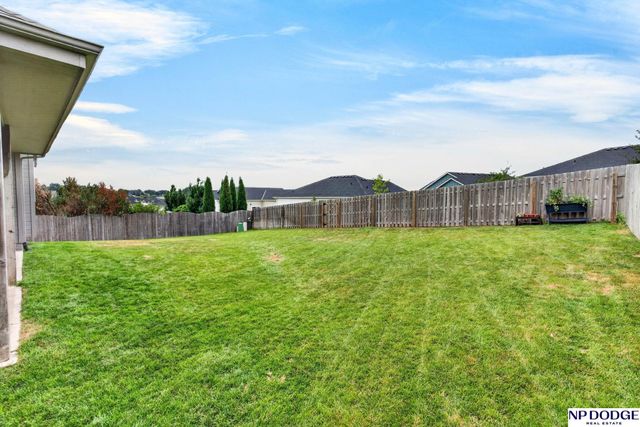 18892 Leavenworth Street, Elkhorn, NE 68022