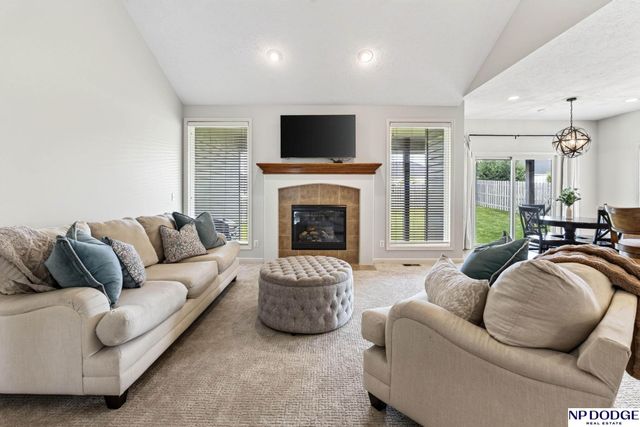 18892 Leavenworth Street, Elkhorn, NE 68022