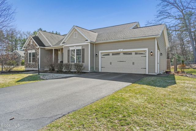 2 Elizabeth Court, Clifton Park, NY 12065