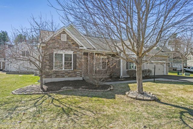 2 Elizabeth Court, Clifton Park, NY 12065