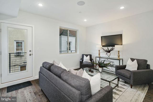 627 W OXFORD ST, Philadelphia, PA 19122