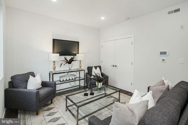 627 W OXFORD ST, Philadelphia, PA 19122