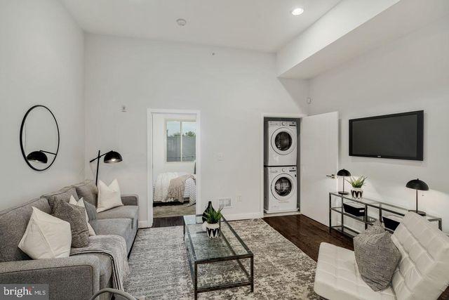 627 W OXFORD ST, Philadelphia, PA 19122