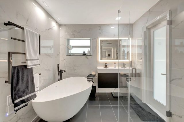 10049 Harbourtown Court, Boca Raton, FL 33498