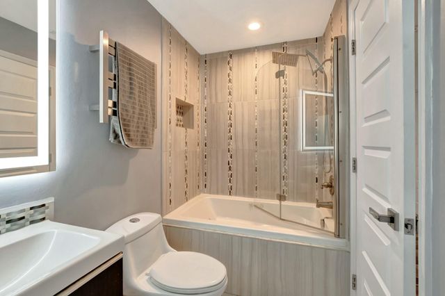 10049 Harbourtown Court, Boca Raton, FL 33498