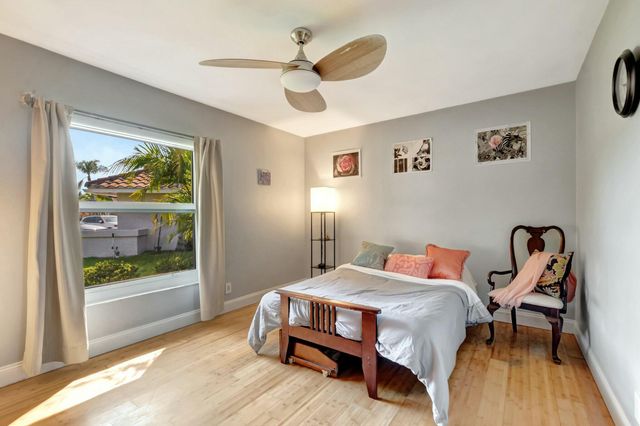 10049 Harbourtown Court, Boca Raton, FL 33498