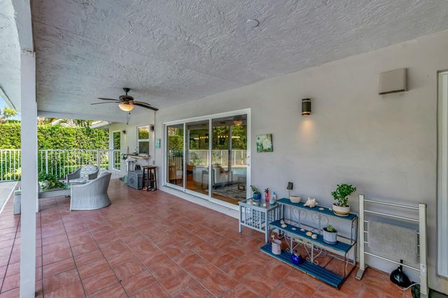10049 Harbourtown Court, Boca Raton, FL 33498