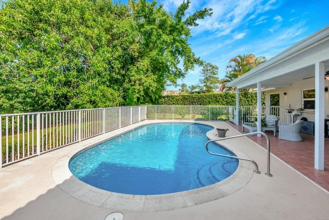 10049 Harbourtown Court, Boca Raton, FL 33498