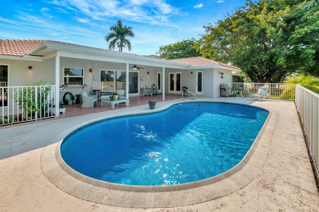 10049 Harbourtown Court, Boca Raton, FL 33498