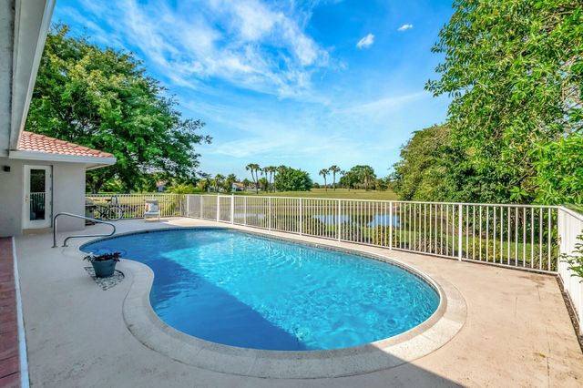 10049 Harbourtown Court, Boca Raton, FL 33498