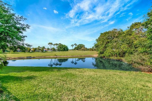 10049 Harbourtown Court, Boca Raton, FL 33498