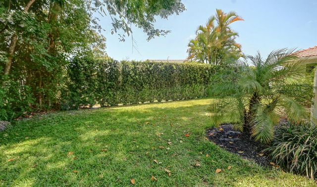 10049 Harbourtown Court, Boca Raton, FL 33498