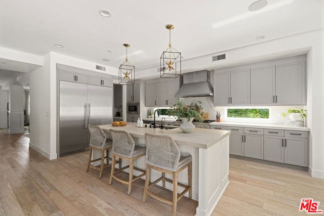 11813 Woodbine Avenue, Los Angeles, CA 90066