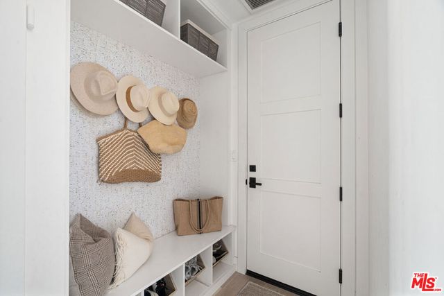 11813 Woodbine Avenue, Los Angeles, CA 90066