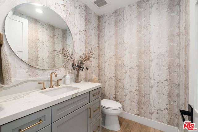 11813 Woodbine Avenue, Los Angeles, CA 90066