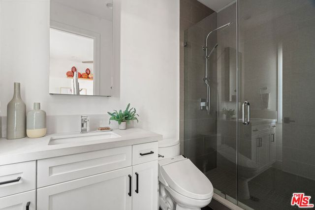 11813 Woodbine Avenue, Los Angeles, CA 90066