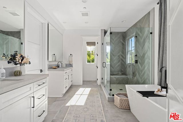 11813 Woodbine Avenue, Los Angeles, CA 90066