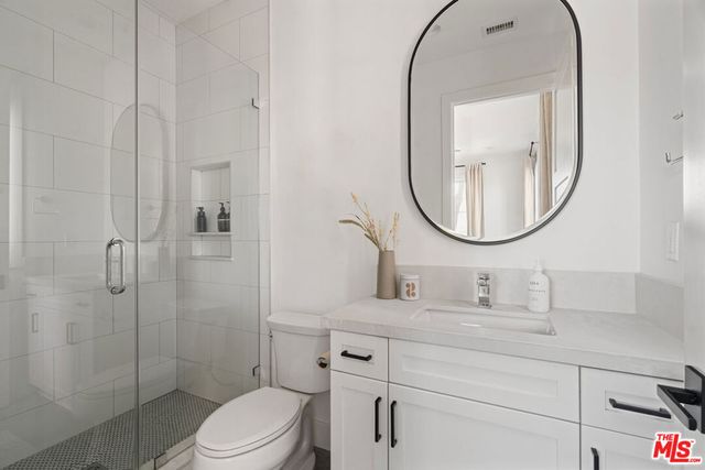 11813 Woodbine Avenue, Los Angeles, CA 90066