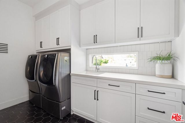 11813 Woodbine Avenue, Los Angeles, CA 90066