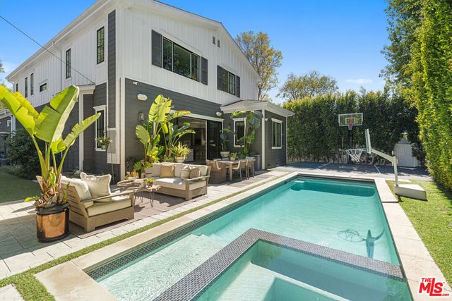 11813 Woodbine Avenue, Los Angeles, CA 90066