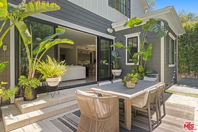 11813 Woodbine Avenue, Los Angeles, CA 90066