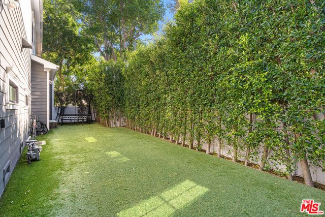 11813 Woodbine Avenue, Los Angeles, CA 90066