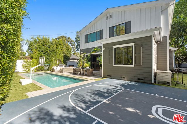 11813 Woodbine Avenue, Los Angeles, CA 90066