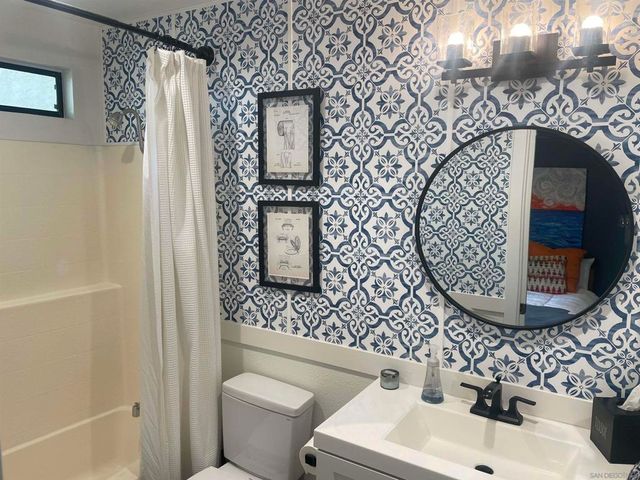 5280 Rosewood Dr., Oceanside, CA 92056