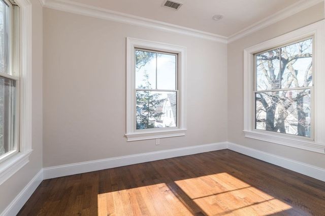 142 Fuller St 4, Brookline, MA 02446