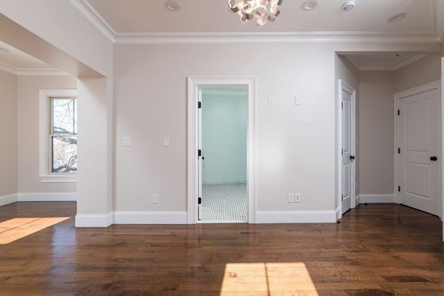 142 Fuller St 4, Brookline, MA 02446