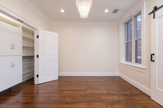 142 Fuller St 4, Brookline, MA 02446