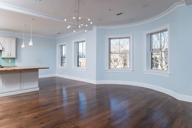 142 Fuller St 4, Brookline, MA 02446