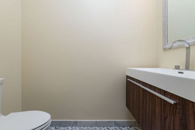 142 Fuller St 4, Brookline, MA 02446