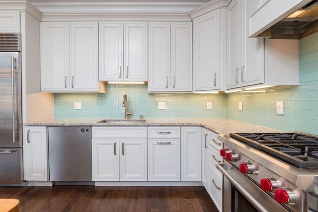 142 Fuller St 4, Brookline, MA 02446