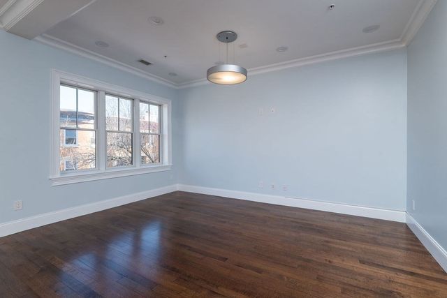 142 Fuller St 4, Brookline, MA 02446