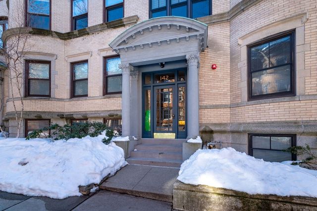 142 Fuller St 4, Brookline, MA 02446