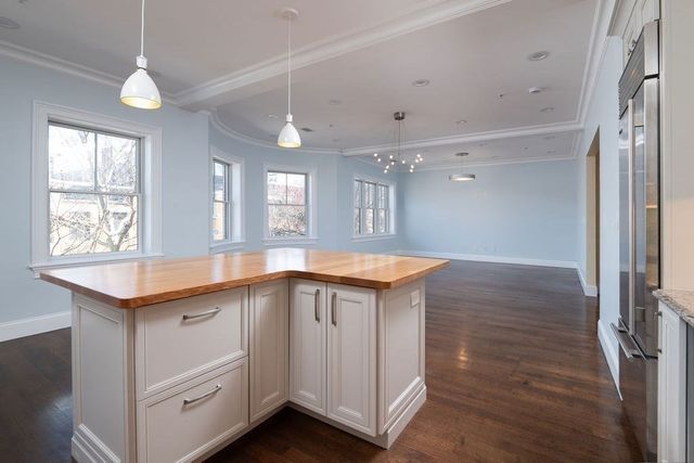 142 Fuller St 4, Brookline, MA 02446