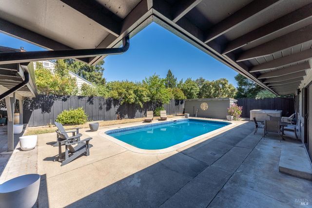 788 Walnut Ave, Ukiah, CA 95482