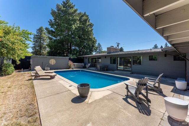 788 Walnut Ave, Ukiah, CA 95482