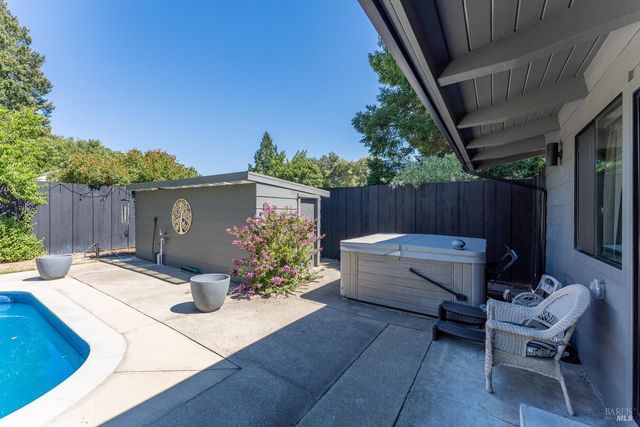 788 Walnut Ave, Ukiah, CA 95482