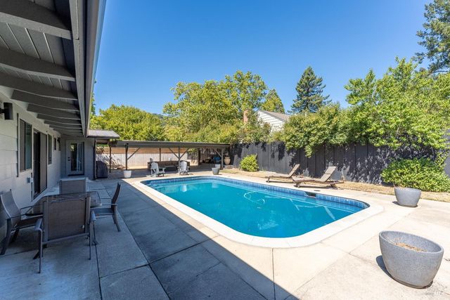 788 Walnut Ave, Ukiah, CA 95482