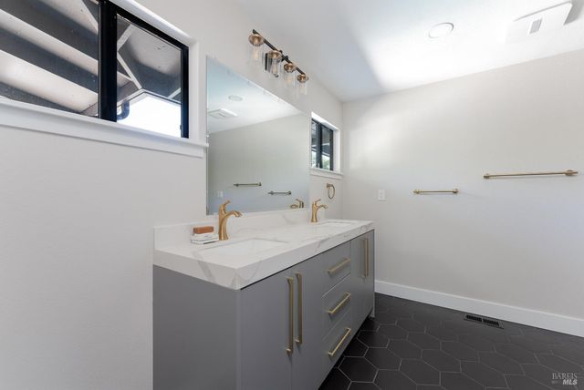 788 Walnut Ave, Ukiah, CA 95482