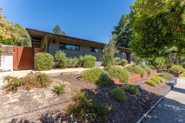 788 Walnut Ave, Ukiah, CA 95482
