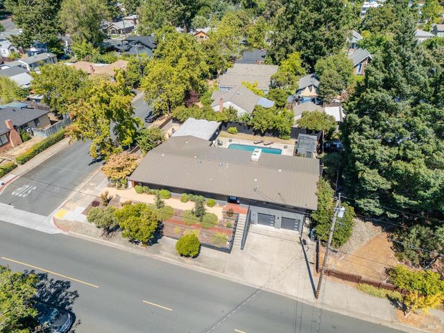 788 Walnut Ave, Ukiah, CA 95482