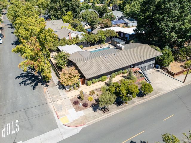 788 Walnut Ave, Ukiah, CA 95482