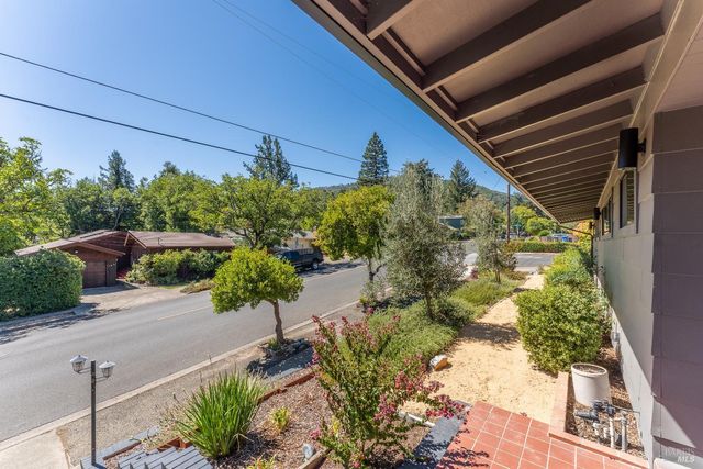 788 Walnut Ave, Ukiah, CA 95482