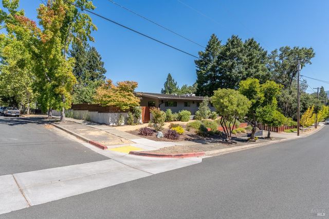 788 Walnut Ave, Ukiah, CA 95482